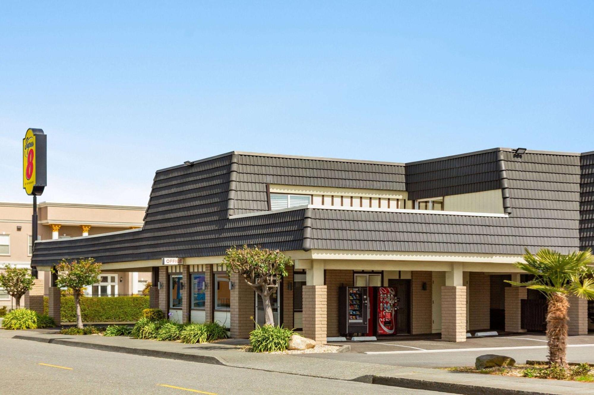 Hotel Super 8 By Wyndham Eureka Exterior foto